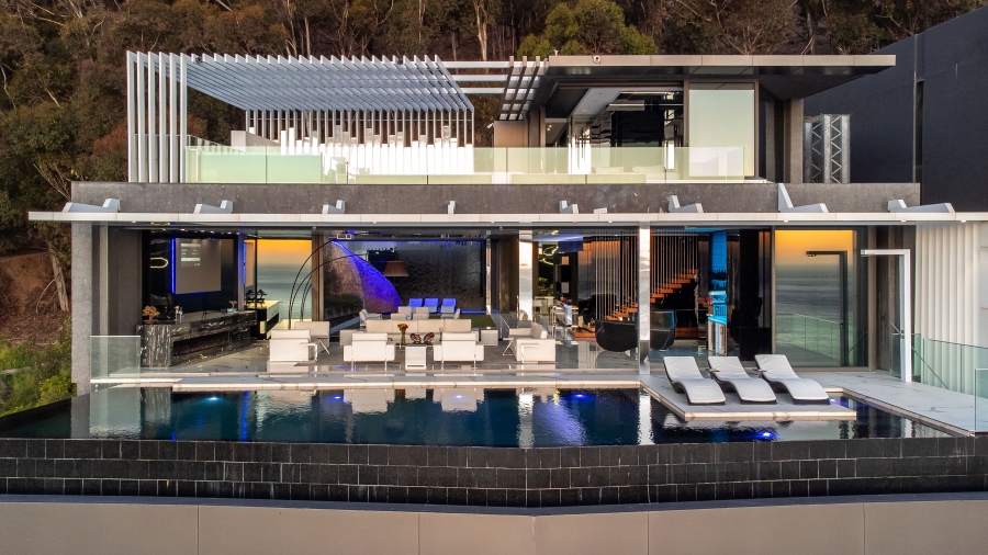 7 Bedroom Property for Sale in Clifton Western Cape